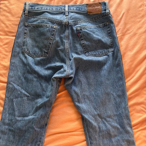 Levi's 501 Logo-Stripe Crop Straight Jeans - Picture 4 of 5